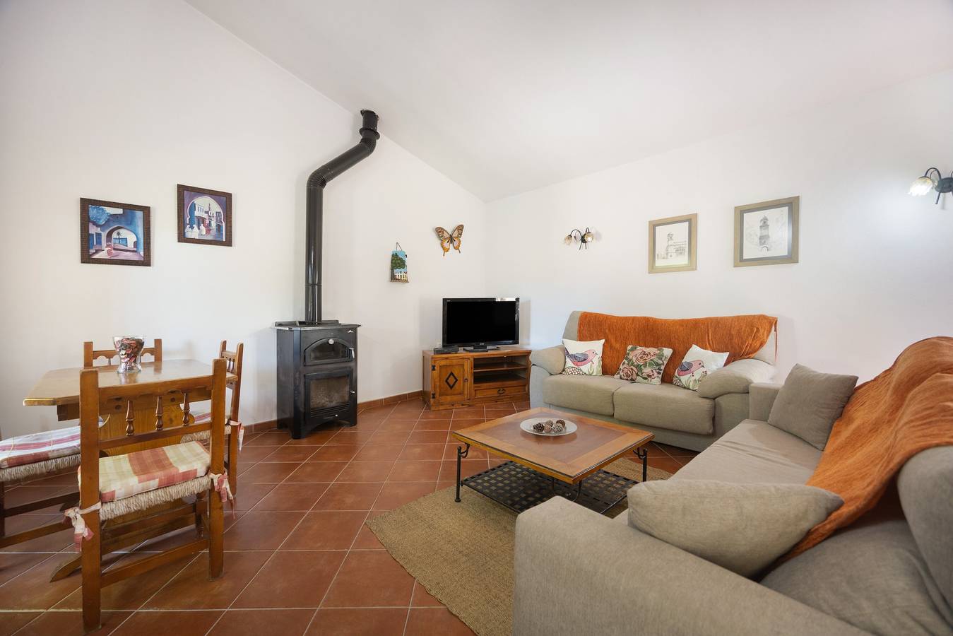 Casa Vacacional 'Chalet Juan' con Jardín Privado y Wi-Fi in Playa La Barrosa, Chiclana de la Frontera