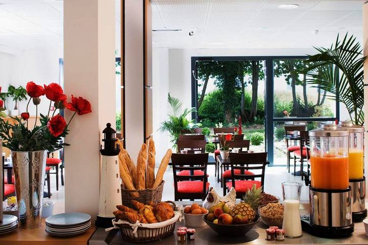 Hôtel pour 3 personnes, avec terrasse et jardin à La Mézière - 3