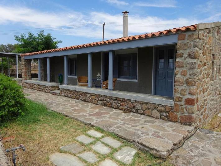 Location de vacances pour 3 personnes, avec Terrasse ainsi que Jardin et Vue dans Perdika - 3