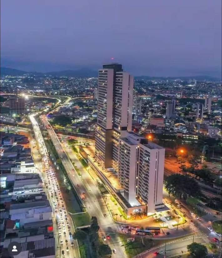 Casas e apartamentos de temporada para 4 pessoas, com terraço e piscina e ainda sauna and vista, com animais de estimação em Osasco