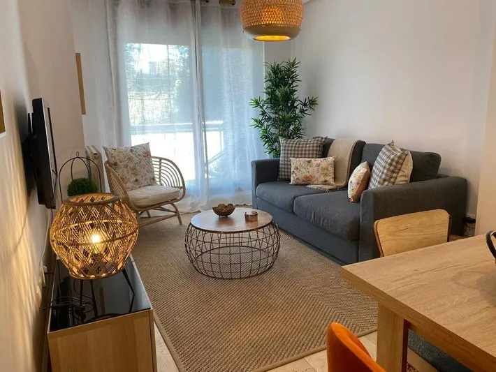 Apartamento de vacaciones para 3 personas, con piscina además de terraza y vistas - 1