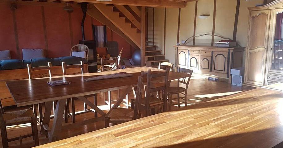 Gîte pour 12 personnes, avec terrasse à Saint-Gervais-sous-Meymont