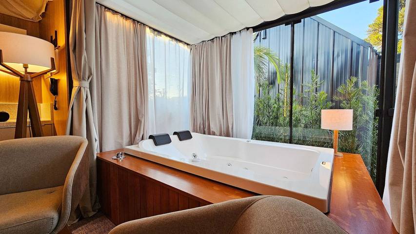 Monolocale per 2 persone, con balcone e giardino - 1