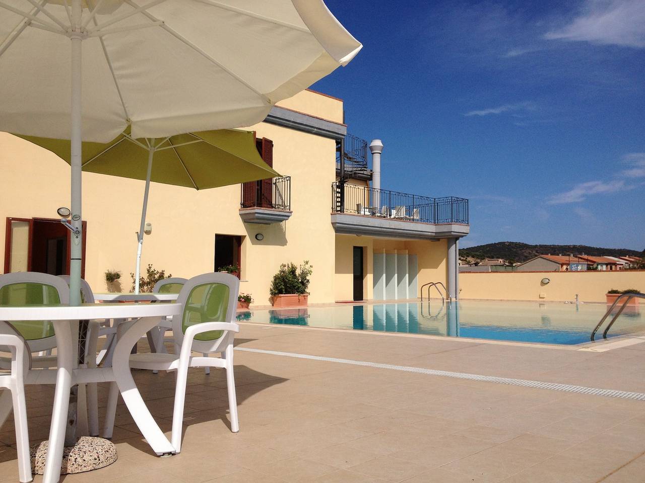 Entire apartment, Stylish Residence Le Fontane 1 Bedroom Apartment sleeps 3 in Crabonaxa/Villasimius, Villasimius
