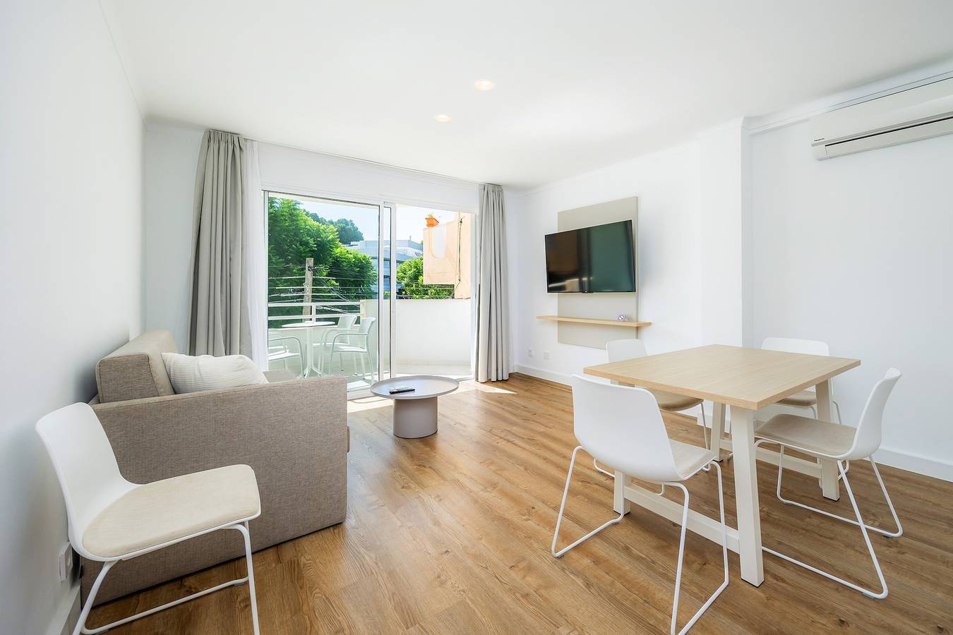 Apartamento inteiro, Apartamento 'Apartament Massanet 1a' com varanda, Wi-Fi e ar condicionado in Canyamel, Capdepera