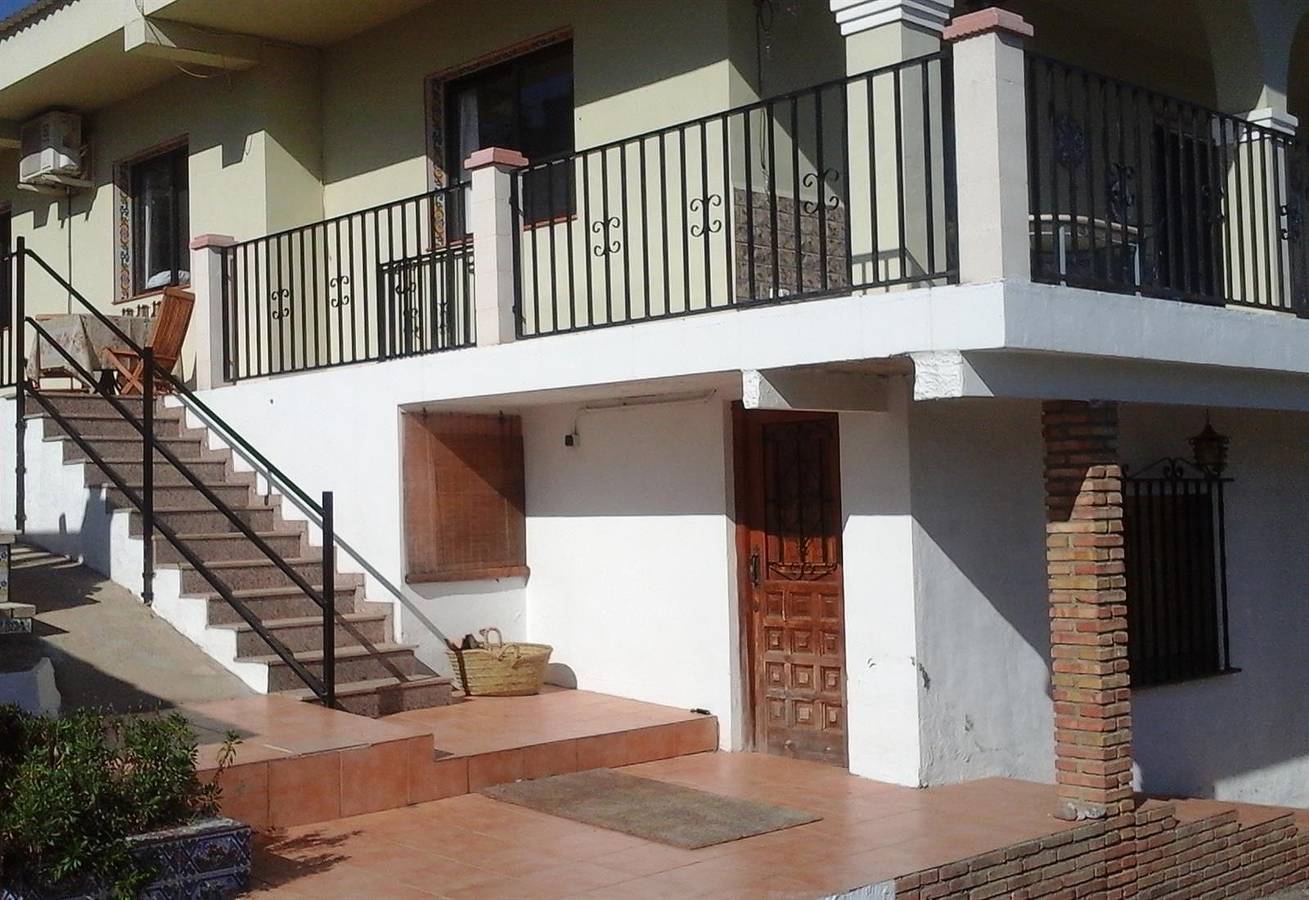 Large La Villa Del Carmen with views in Montroy, Valencia Province