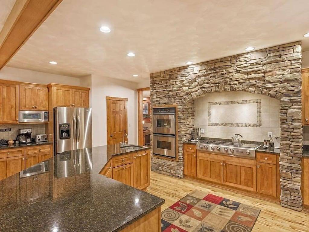 Majestic Mountain Manor bei 7 Springs - 7.700 Sq. Ft! 6Br 6Ba (für bis zu 30 Personen) in Seven Springs, Pennsylvania