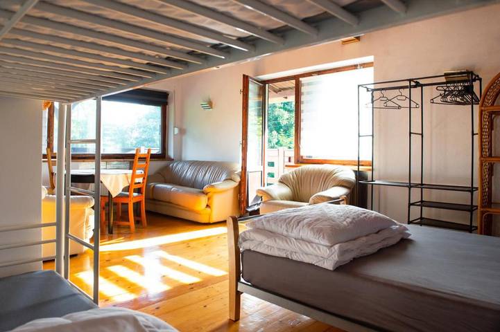 Dom wakacyjny dla 7 osób, z widok i widok na jezioro oraz taras i basen, zwierzęta dozwolone w Międzybrodzie Bialskie