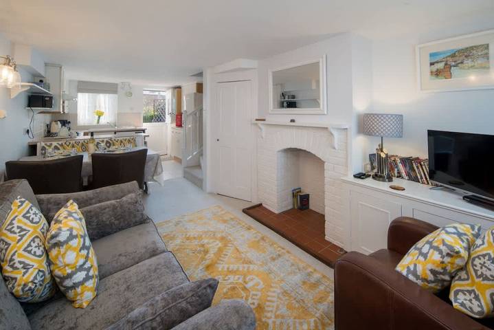 Holiday rental for 6 people, with balcony and garden, child-friendly in Cowes