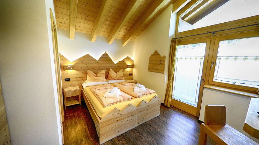 Apartamento entero, Piso Mont dala Nef - Baita Cusini con vistas a la montaña, zona de spa y Wi-Fi in Teola, Livigno