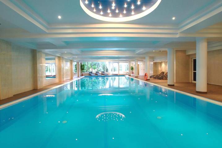 Hotel dla 2 osób, z ogród i jacuzzi oraz sauna i basen w Łódź