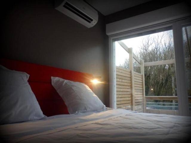 Camping pour 3 personnes, avec Balcon et Terrasse ainsi que Piscine et Sauna