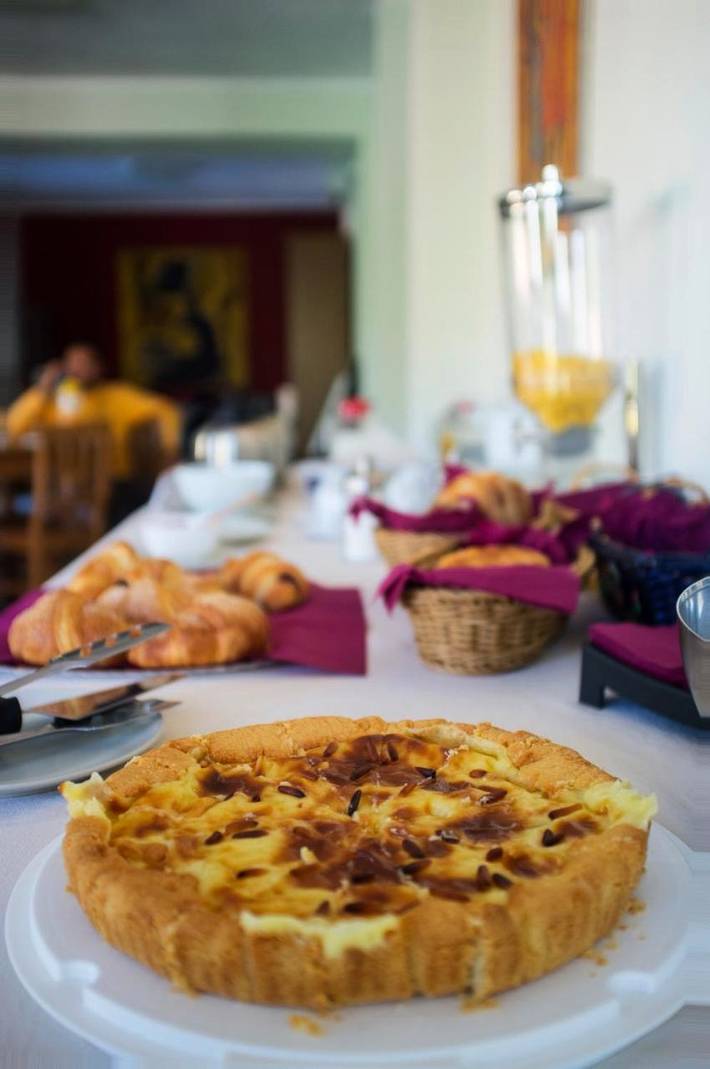 Location de vacances pour 3 personnes, avec terrasse et piscine ainsi que vue et jardin à Santa Marina - 3