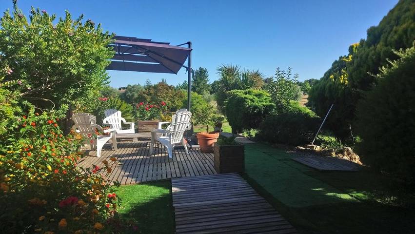 Location de vacances pour 3 personnes, avec vue et jardin, adapté aux familles dans Prunete - 3