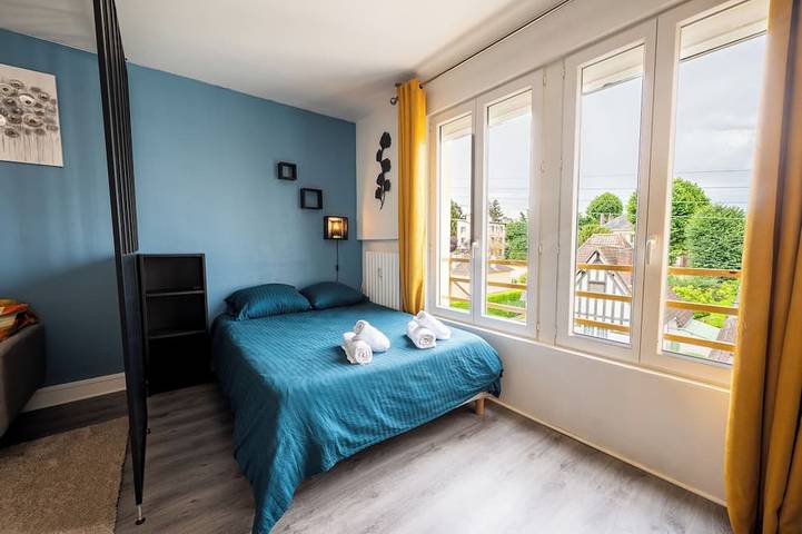 Appartement entier, Le studio epure du commandant in Évreux, Région d'Évreux