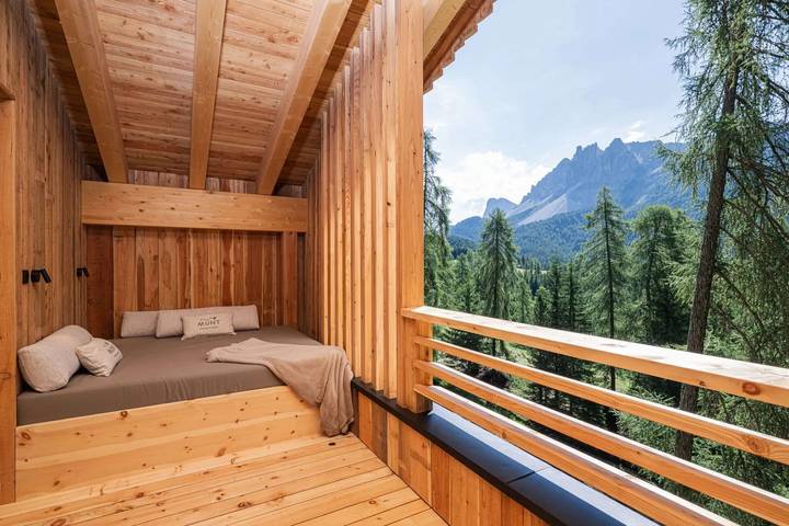 Appartamento per 6 persone, con vista lago e sauna nonché giardino in Funes