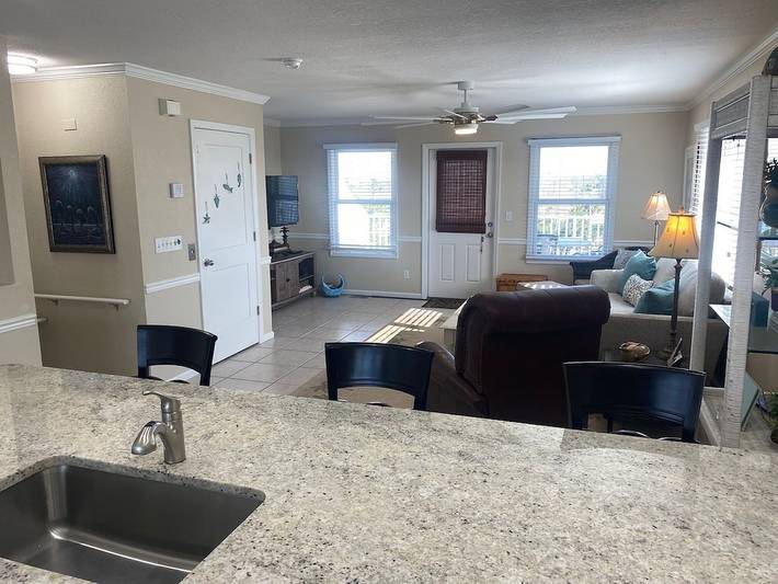 Vacation house for 11 people, with pool and balcony in Cape San Blas