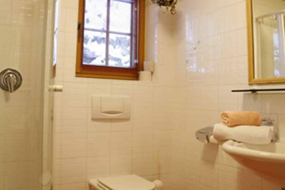 Ganze Wohnung, Ferienwohnung 3 - Balkon - Alberta's Ferienhaus in Villgratner Berge, Heinfels