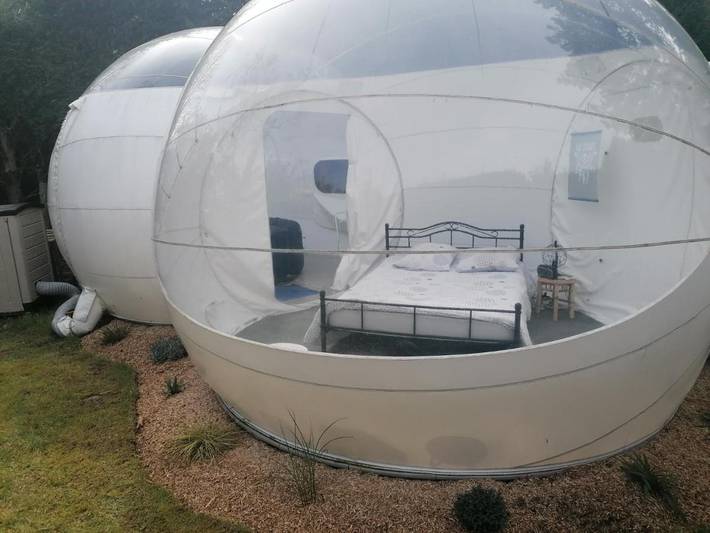 Camping pour 2 personnes, avec Jacuzzi et Terrasse ainsi que Jardin et Piscine