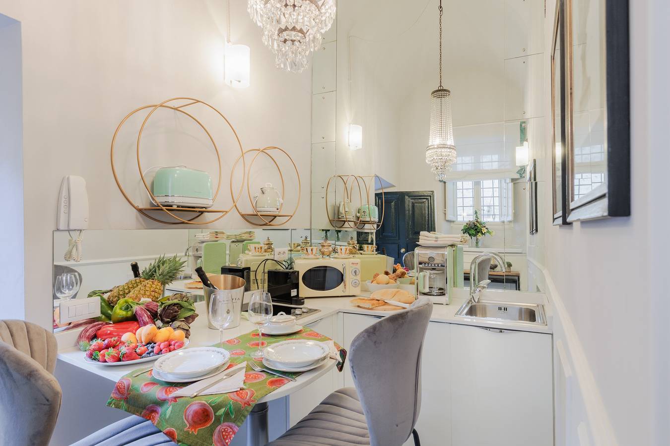Entire apartment, Busdraghi Studio,Stylish at Via Fillungo in Lucca, Lucca Province