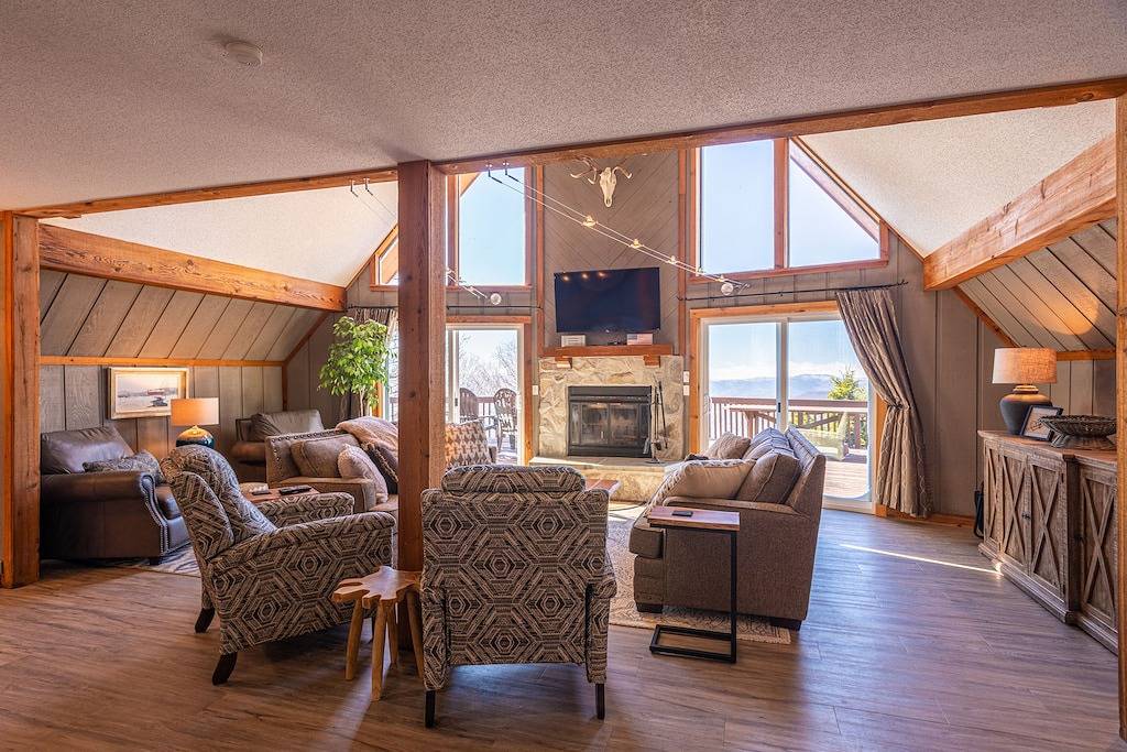 Gebirgshaus mit schönen Sonnenuntergangansichten in Snowshoe, Greenbrier River