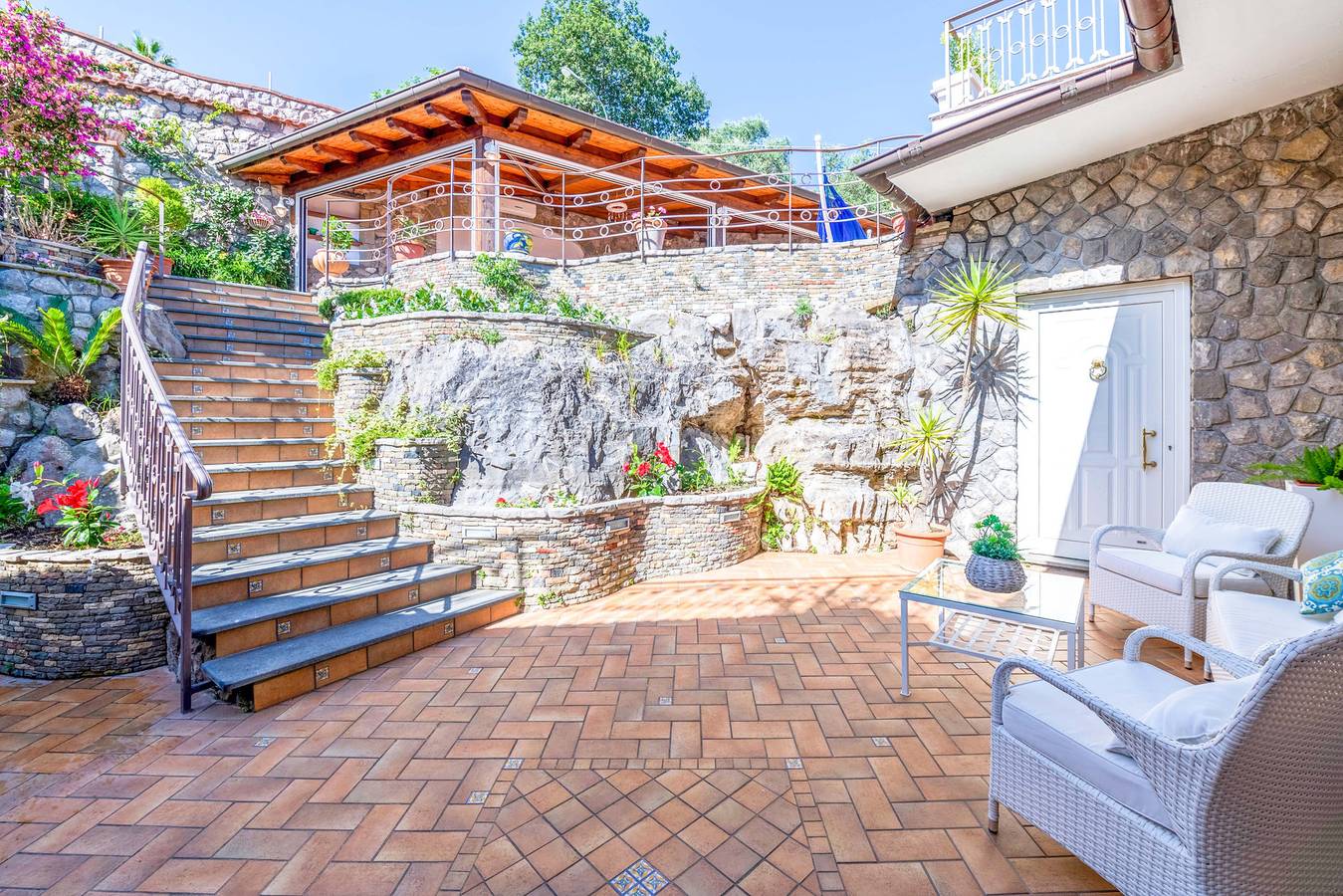 Amore Rentals - Villa Grazielluccia with Sea View and Swimming Pool in Sorrento, Naples Province