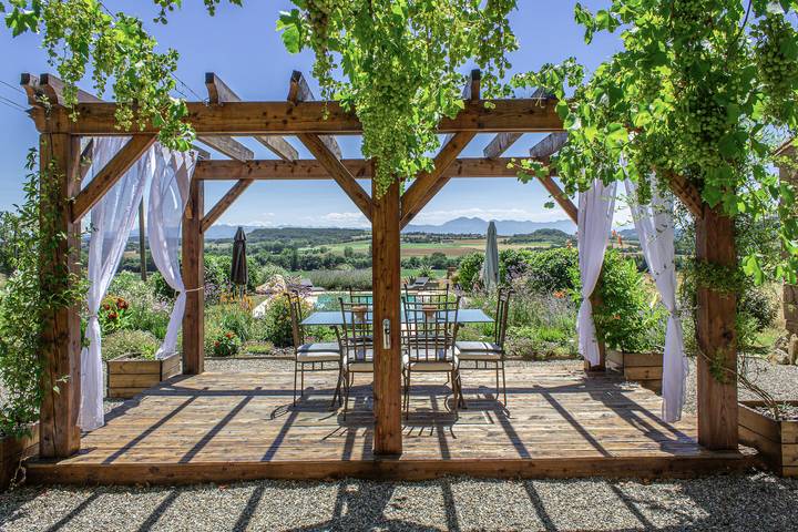 Gîte pour 16 personnes, avec jardin ainsi que piscine et balcon - 1