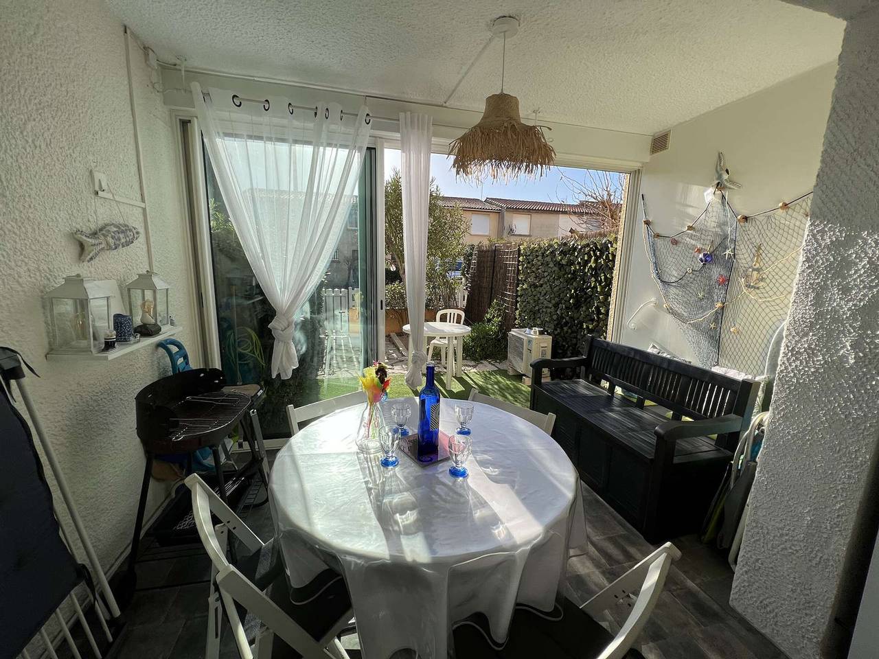Entire apartment, Cozy T2 Near Beach, A/C, Wifi, Terrace, Parking, Sleeps 4 in Valras-Plage, Côte d'Améthyste