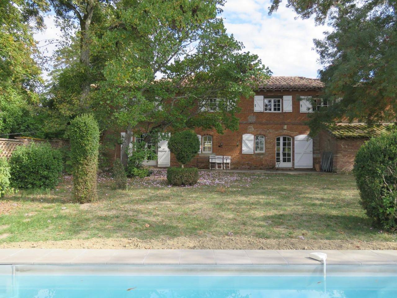 Five-Bedroom House in Azas, Toulouse et ses environs