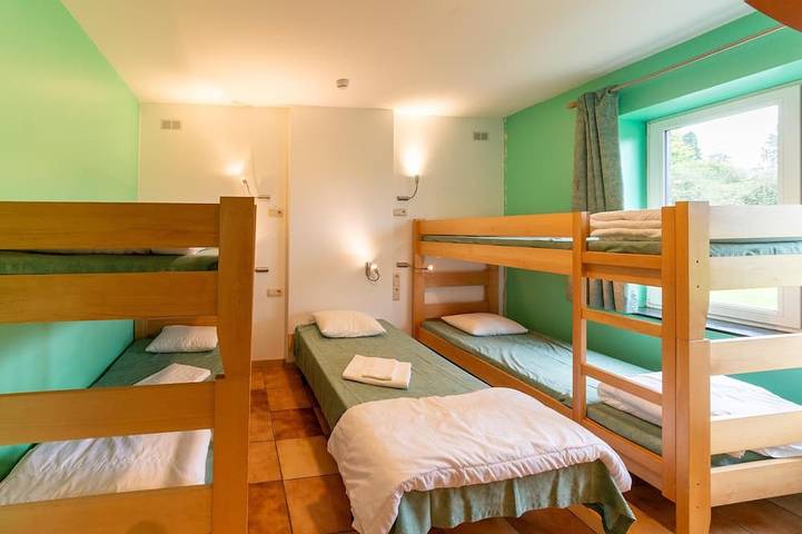 Gîte pour 32 personnes, avec jardin ainsi que piscine et terrasse à Ferrières (Liège) - 3