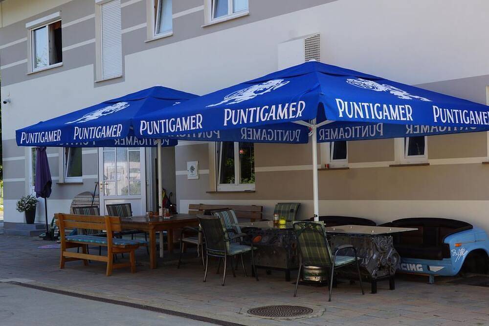 Gasthaus Gert Röck e.U. - Doppelzimmer, Dusche, Wc, Balkon in Südoststeiermark, Straden