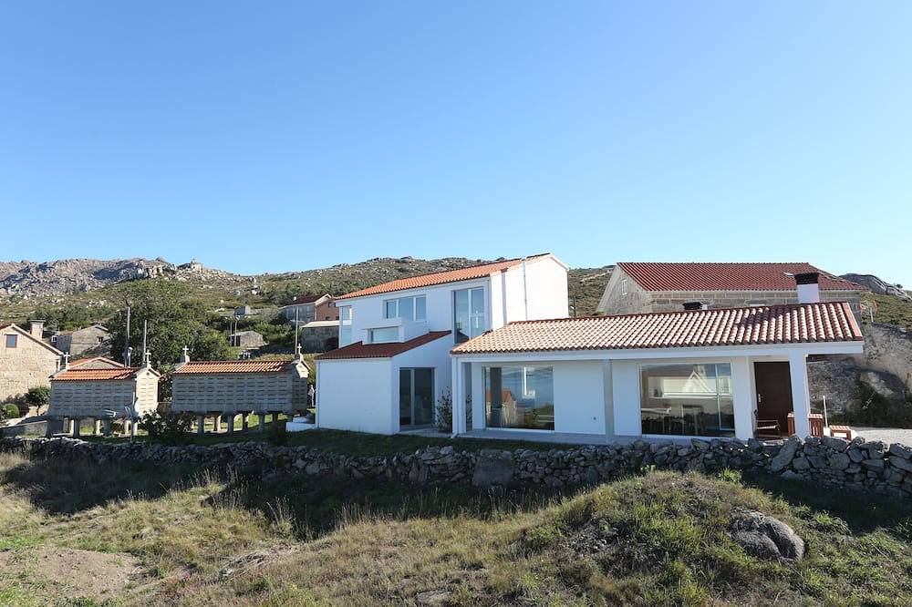 Modernes Haus In Der Nähe Der Besten Strände Galiciens in O Pindo, Carnota