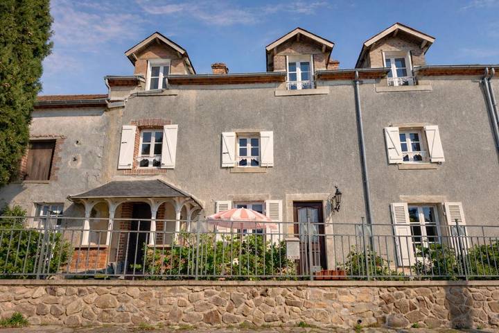 Location de vacances pour 2 personnes, avec jacuzzi ainsi que terrasse et jardin à Magnac-Laval