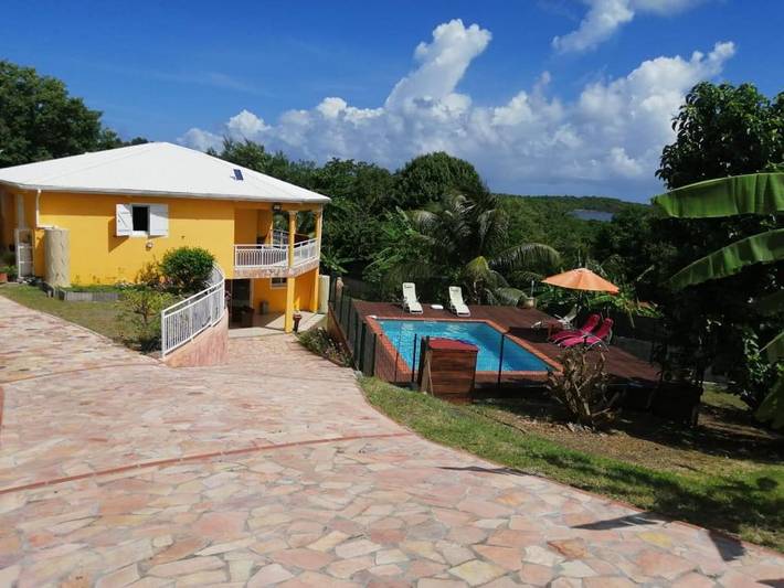 Gîte pour 4 personnes, avec piscine ainsi que jardin et vue à Le François - 2