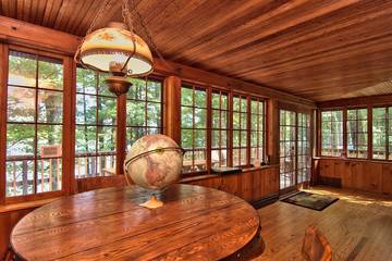 Log Cabin for 10 Guests in Lake Wallenpaupack, Pocono Mountains, Picture 3