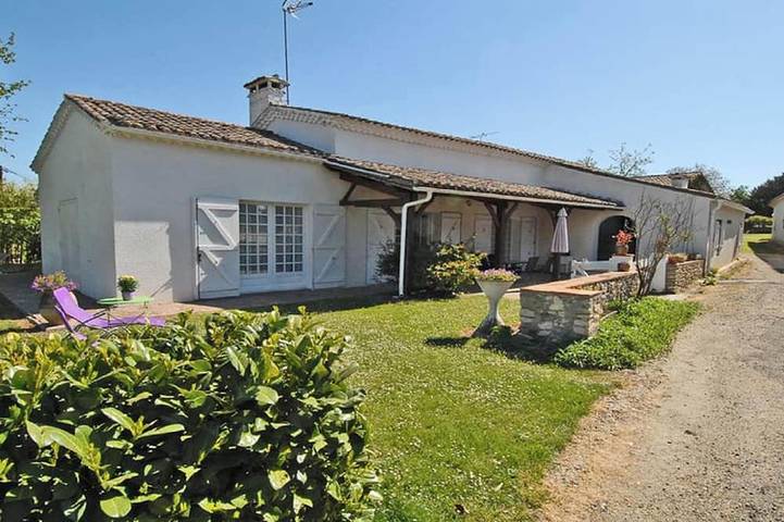 Location de vacances pour 6 personnes, avec jardin et terrasse, animaux acceptés à Lannes