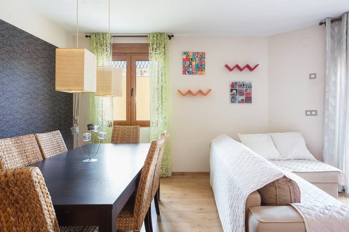 Hel lägenhet, 'Denia Sur' Apartment with Mountain Views, Wi-Fi, and Air Conditioning in La Xara, Dénia