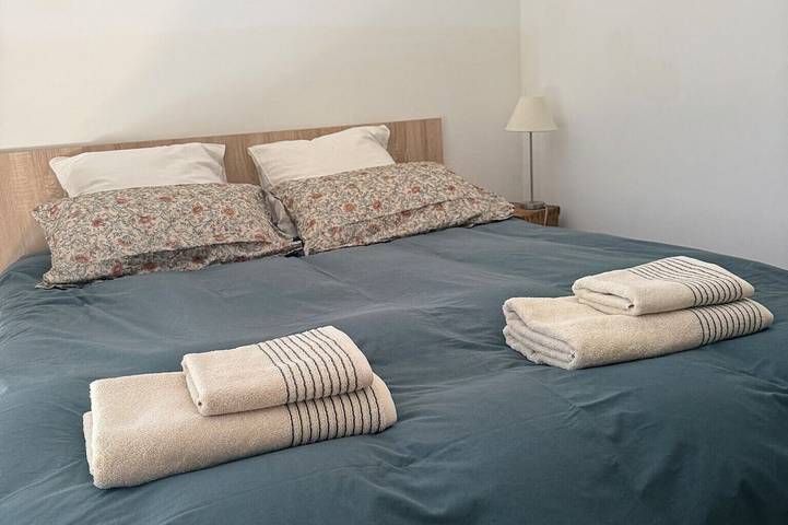 Appartement entier, Joli & Cosy T2 à Talloires : jardin et vue lac in Talloires, Talloires-Montmin