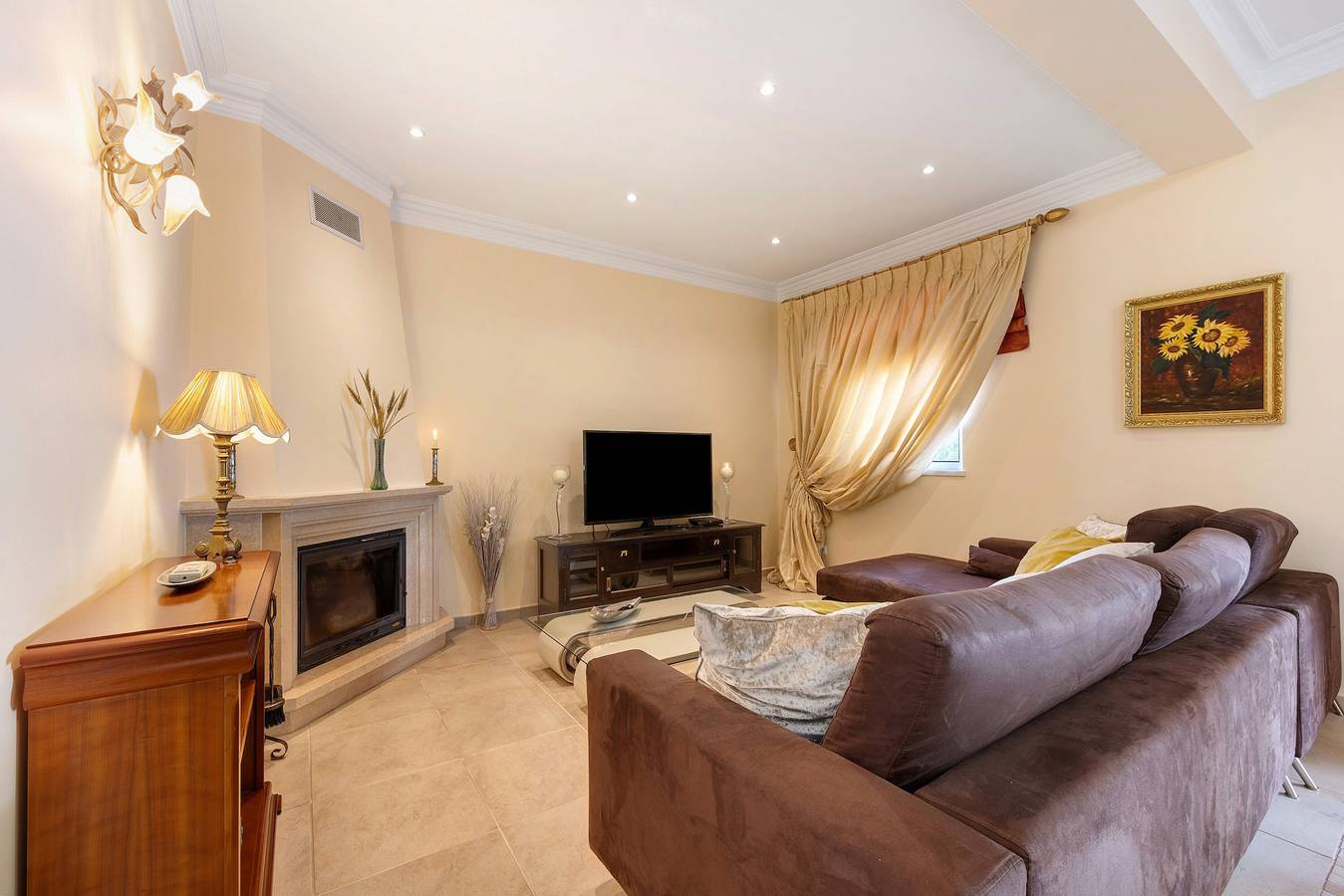 Villa 'Tucha' com Piscina Privada, Wi-Fi e ar condicionado in Alvor, Distrito de Faro