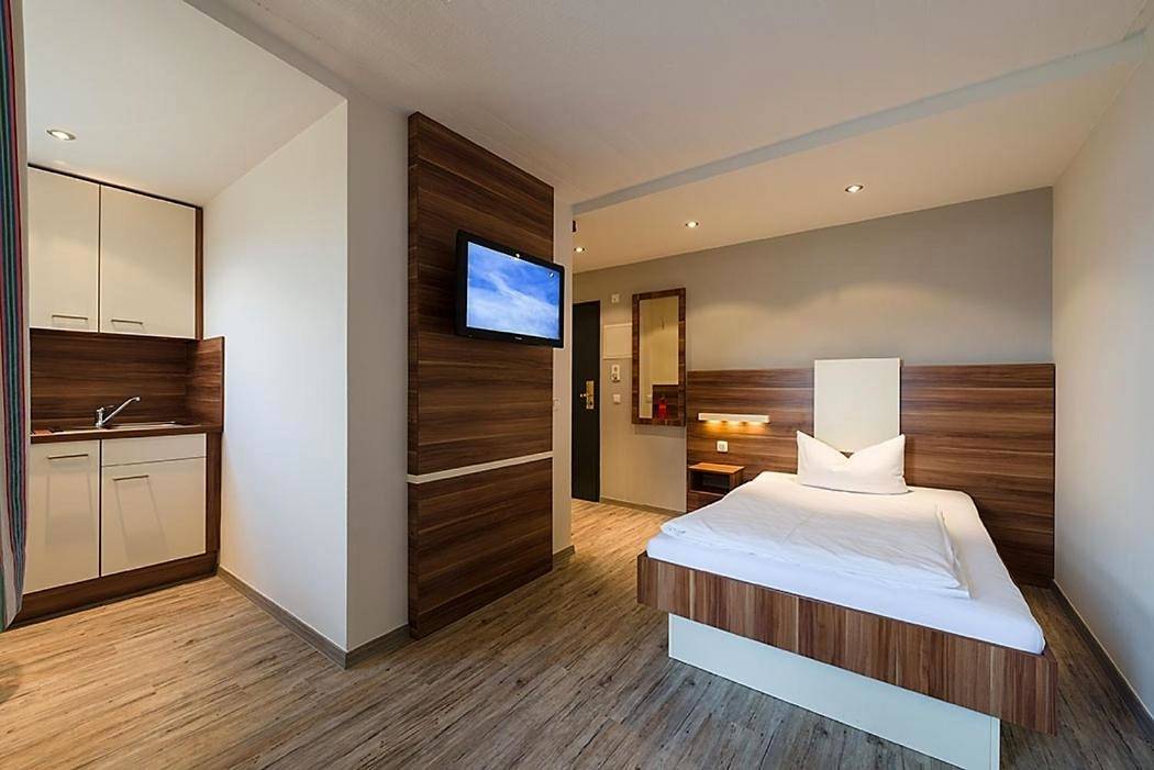 Central Hotel-Apart München in Munich Berg am Laim, Múnich