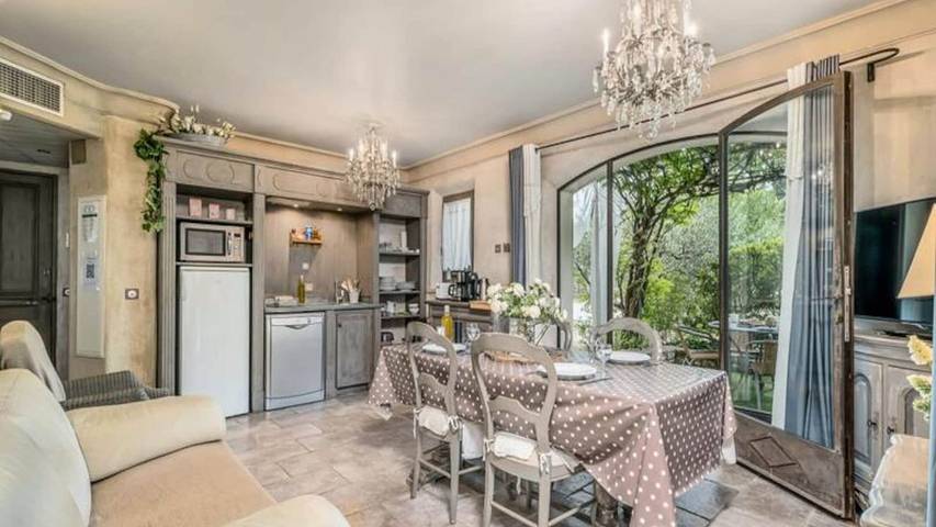 Gîte pour 5 personnes, avec jardin et piscine à Oppède - 2