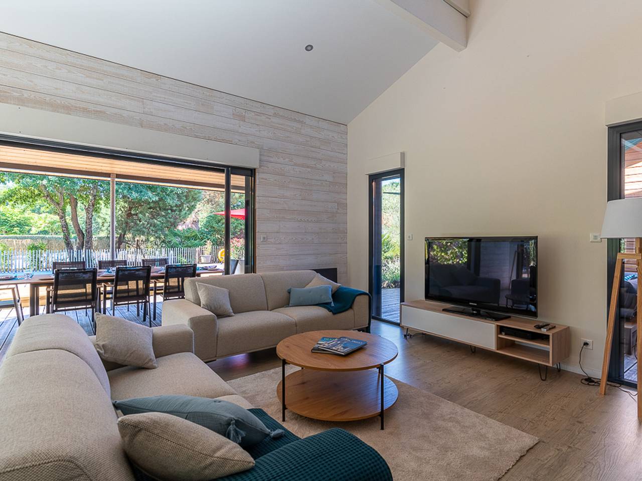 Villa familiale 10 pers. à Biscarrosse avec piscine chauffée, près du lac et des pistes cyclables in Biscarrosse, Côte d’Argent