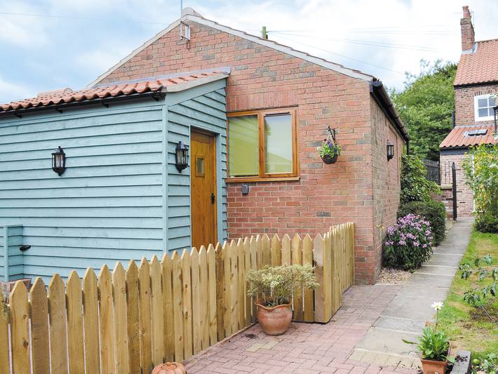Log cabin for 2 people, with garden in Bridlington