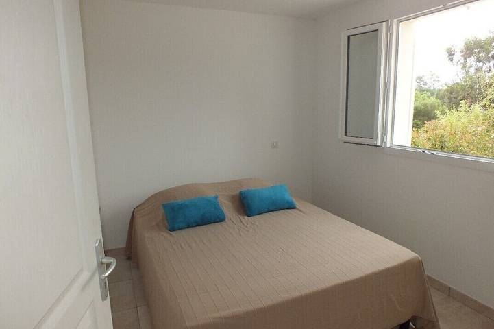 Gîte pour 4 personnes, avec jardin ainsi que piscine et terrasse dans Sainte-Lucie de Porto-Vecchio - 3