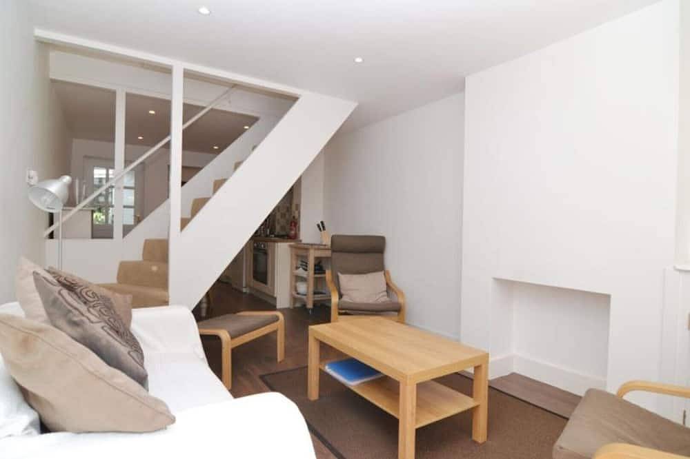 Montpelier Row Cottages, Terrace Cottage in Richmond upon Thames, London