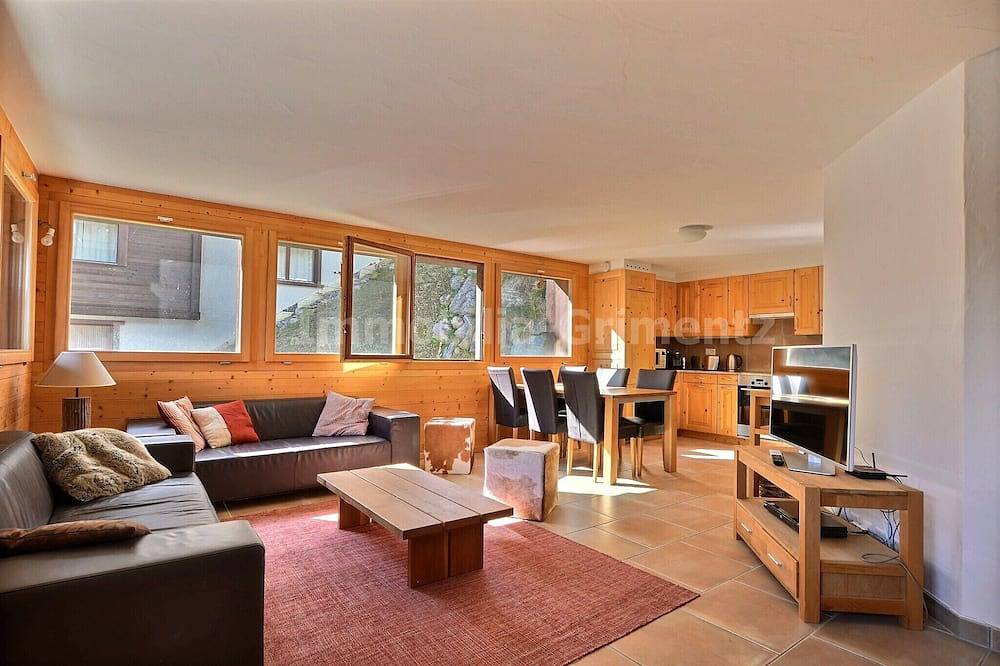 Geheel appartement, Very comfortable flat for 7 people, living room with wood-burner, kitchen area with dishwasher, 2 do in Grimentz, Anniviers