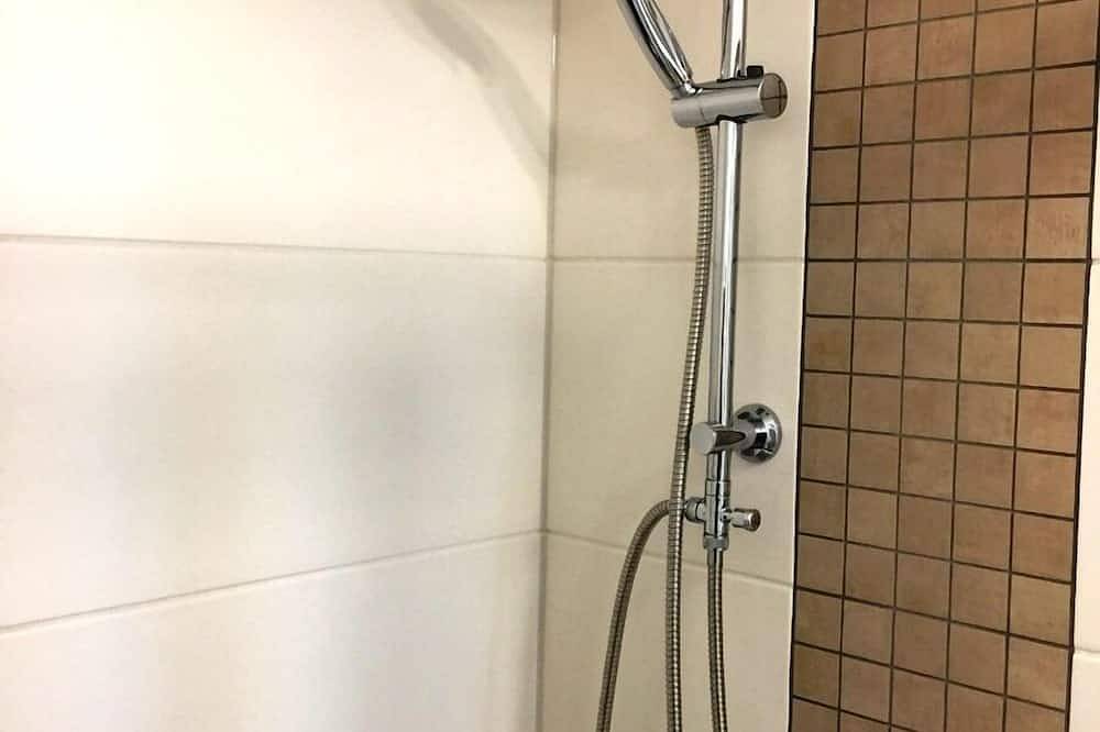 Ganze Wohnung, Appartement Haus am Eck, Eg, 40qm, 1 Schlafzimmer, Wlan in Altötting, Landkreis Altötting