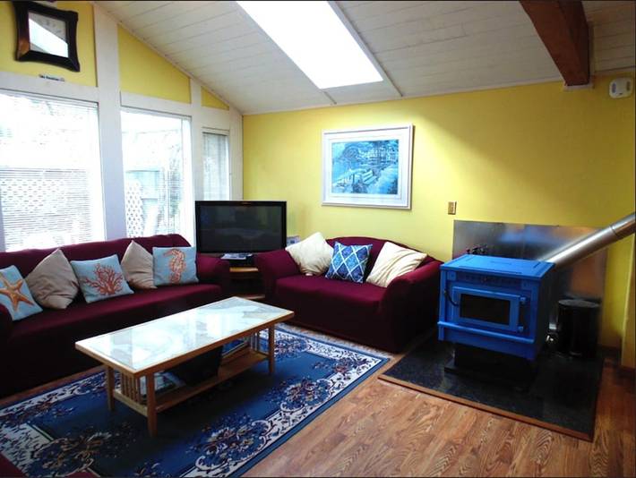 Vacation rental for 3 people, with terrace and yard in Kitsap County