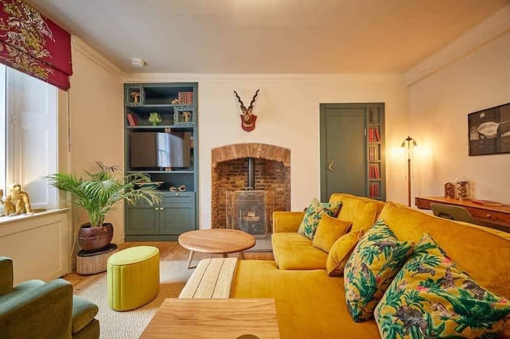 Ganze Wohnung, The Jungle Nook: Romantic Hideaway with Log Burner in Berwick-upon-Tweed, Northumberland