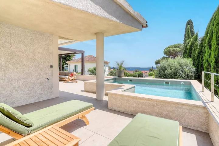 Villa pour 6 personnes, avec piscine ainsi que jardin et vue dans Le Lavandou - 2